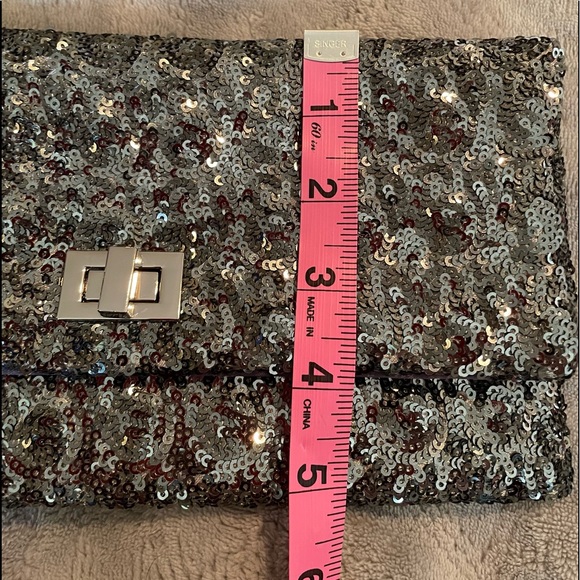 NWT Crabtree & Evelyn beaded silver sequin clutch - Picture 5 of 7